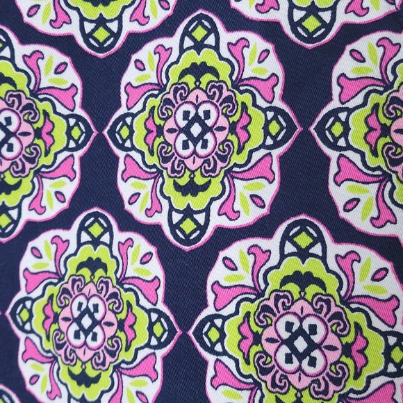 Crown & Ivy Women's Multicolored Damask Shorts Zip Up 2 Buttons Pockets Size 10 - Picture 2 of 5